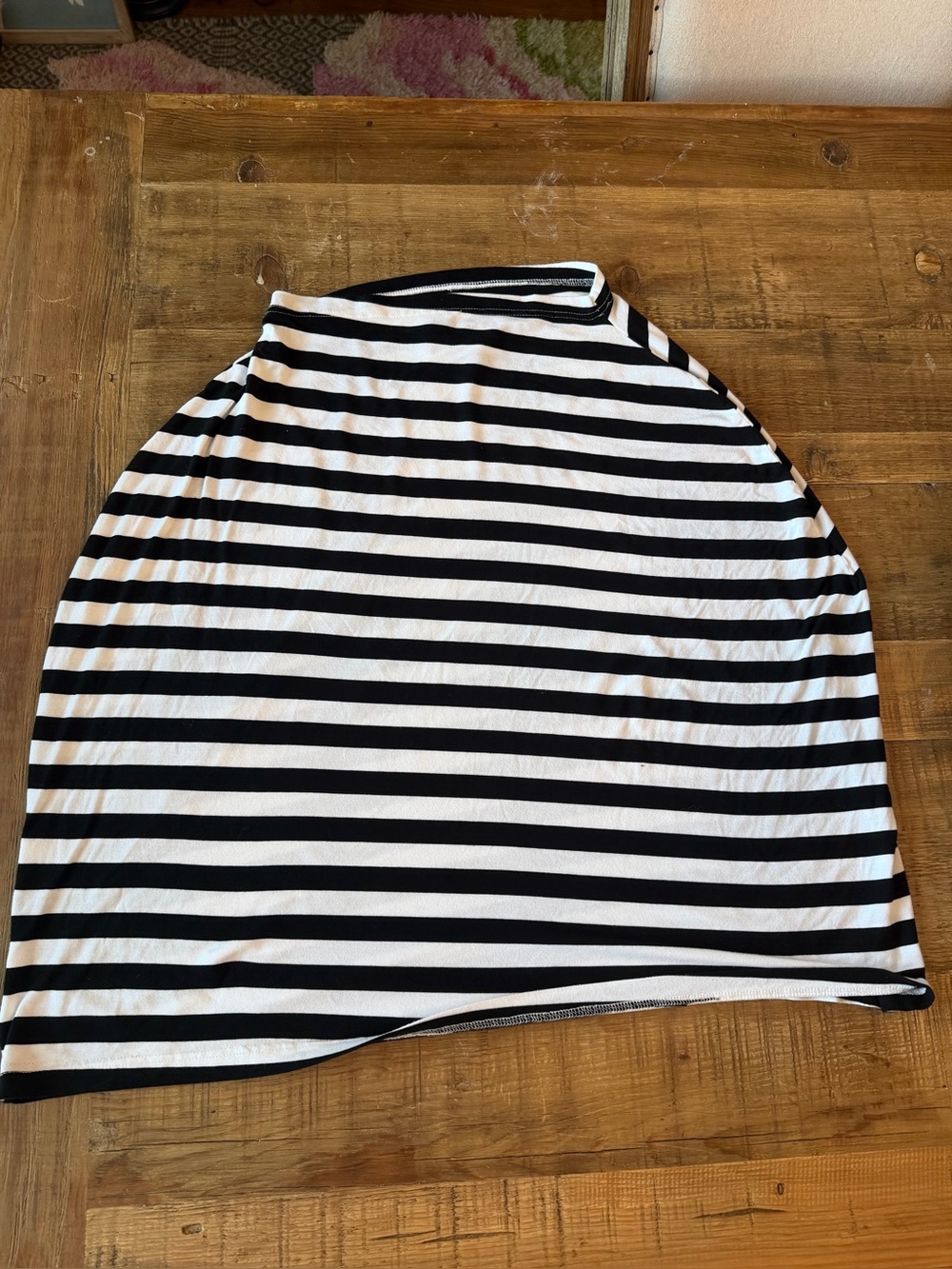 Itzy Ritzy 4-In-1 Car Seat Cover. Black & White Striped. Neutral | Classic - Picture 4 of 8